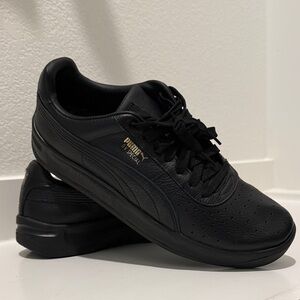 Puma Men's Black and Gold Sneakers